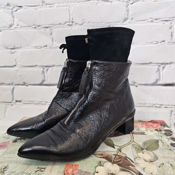 Stuart Weitzman Shoes - Stuart Weitzman The Audra Booties